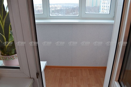 Остекление балконов и лоджий с выносом подоконника под ключ в Москве